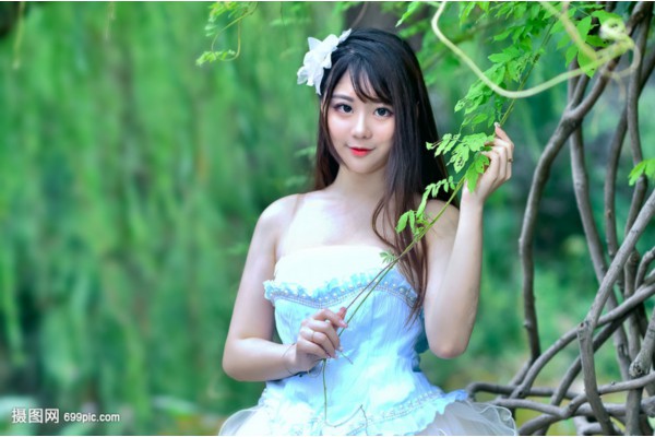 Yes, but your future daughter-in-law doesn't look like a rich girl, said the hen, turning her corns.
